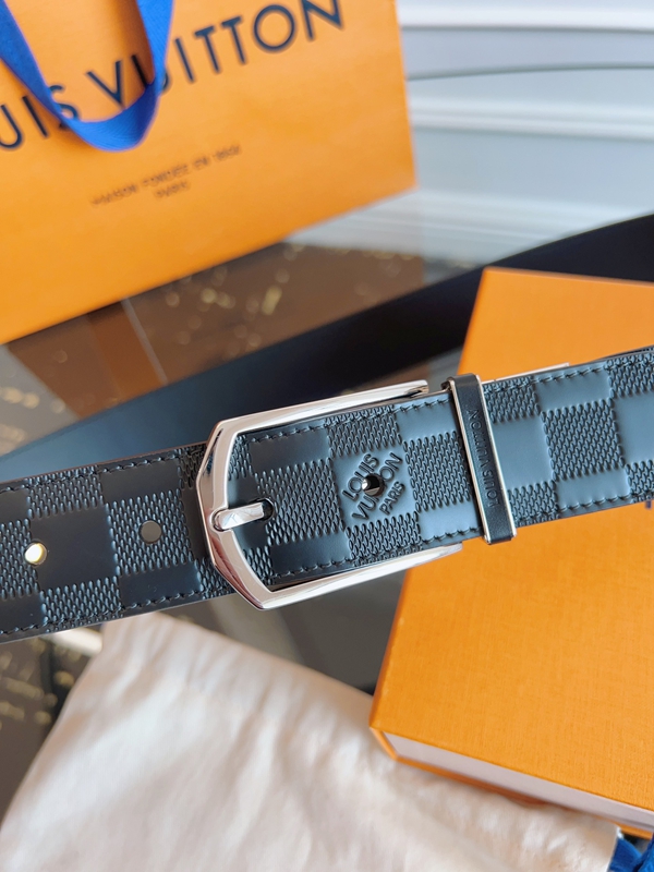 ルイヴィトンベルト背面デザイン